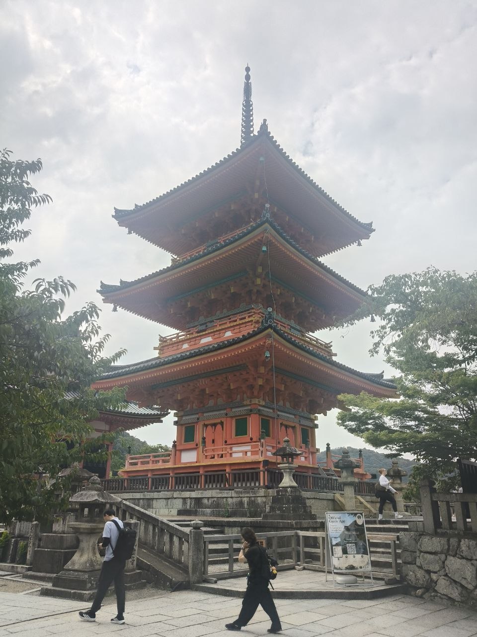Pagoda y edificios tradicionales en la zona de Kiyomizu-dera