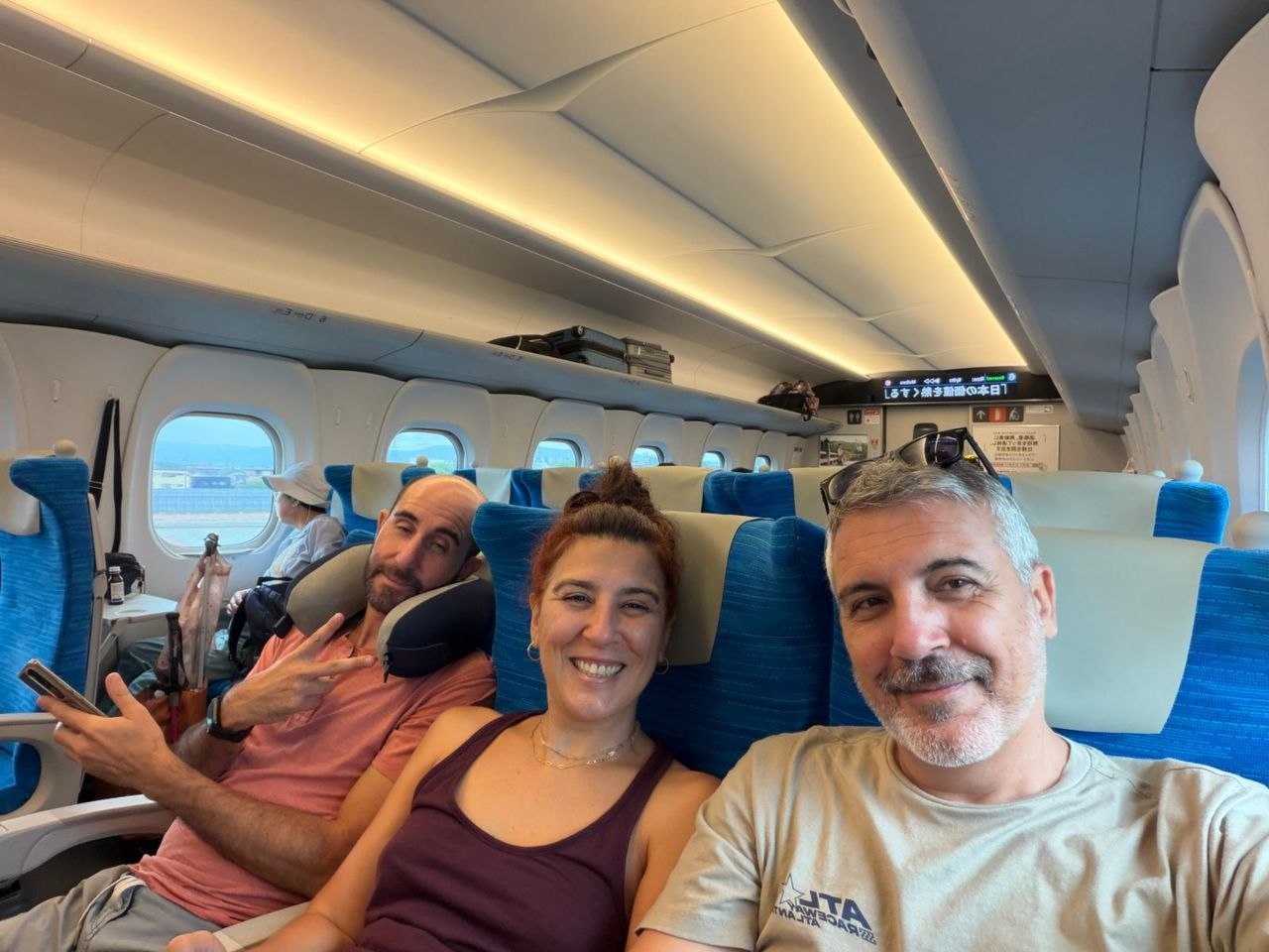 Viaje en el interior del Shinkansen camino de Hakone